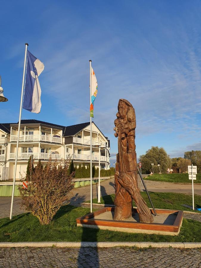 Ferienwohnung Hafenkiek 47 Mit 2 Baedern Und 2 Balkonen Karlshagen Exterior foto
